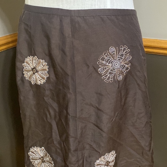 Loft brown skirt with tan floral embroidered flowers size 10 - Picture 2 of 5